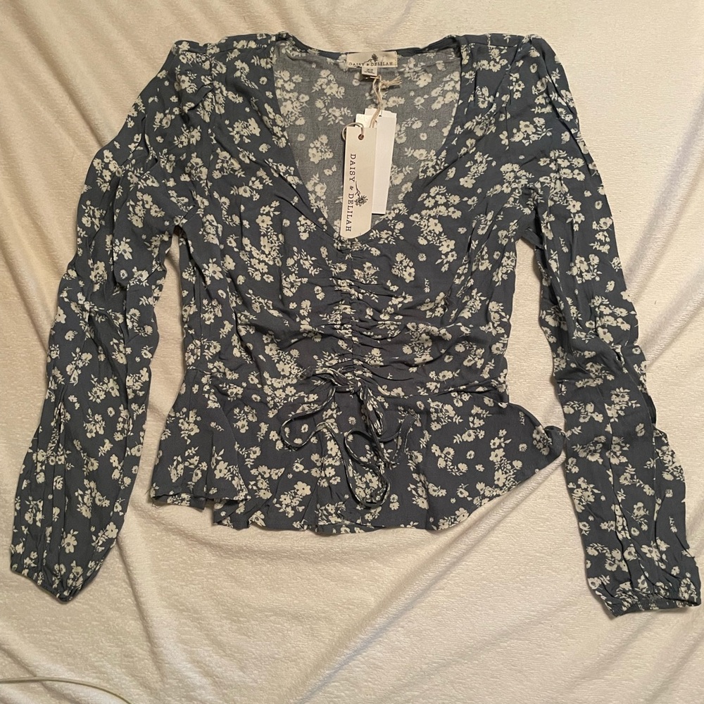 NWT XS super cute Daisy & Delilah top!